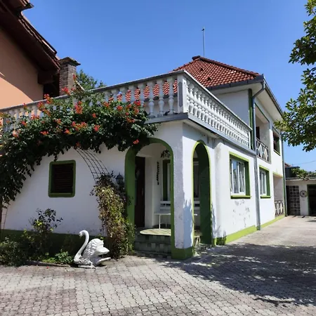 Retro Retreat Izacic Appartement Bihać