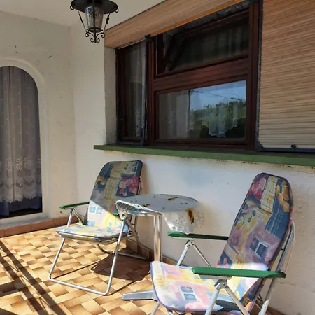 Retro Retreat Izacic Appartement