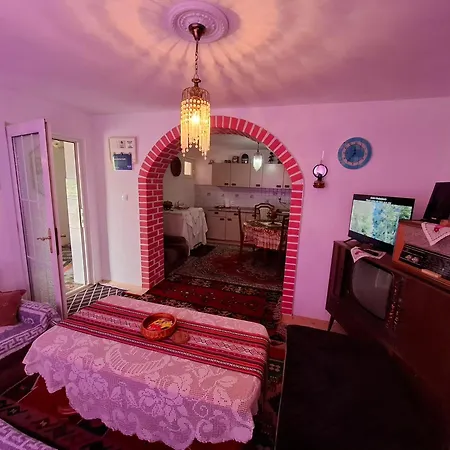 Apartment Retro Retreat Izacic Bihac